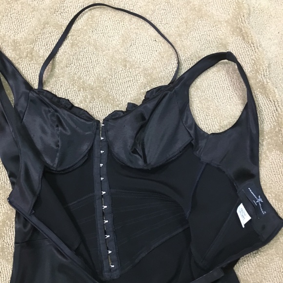 Like new. Stunning cocktail dress! - Picture 6 of 8